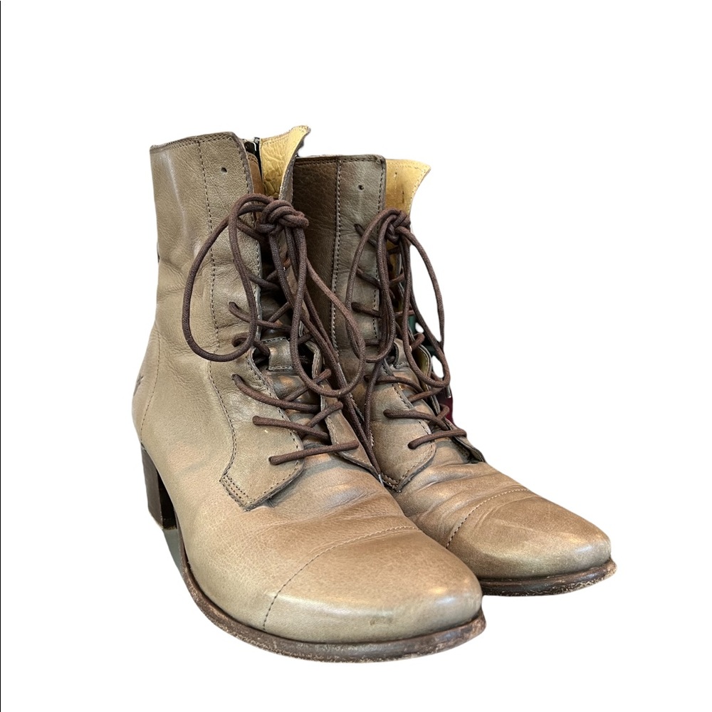 Frye Size 9 B Courtney Taupe Brown Vintage Leather Lace Up Ankle Heel Boots GUC